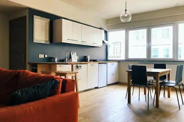 Appartement Entierement Renove Et Equipe De Deux Dans Le Quartier Schuman *